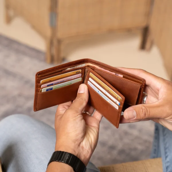 Men’s Brown Leather Wallet | Slim & Durable